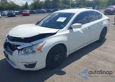 2015 Nissan Altima 2.5 S z USA, uszkodzony, nr VIN 1N4AL3AP5FN330677